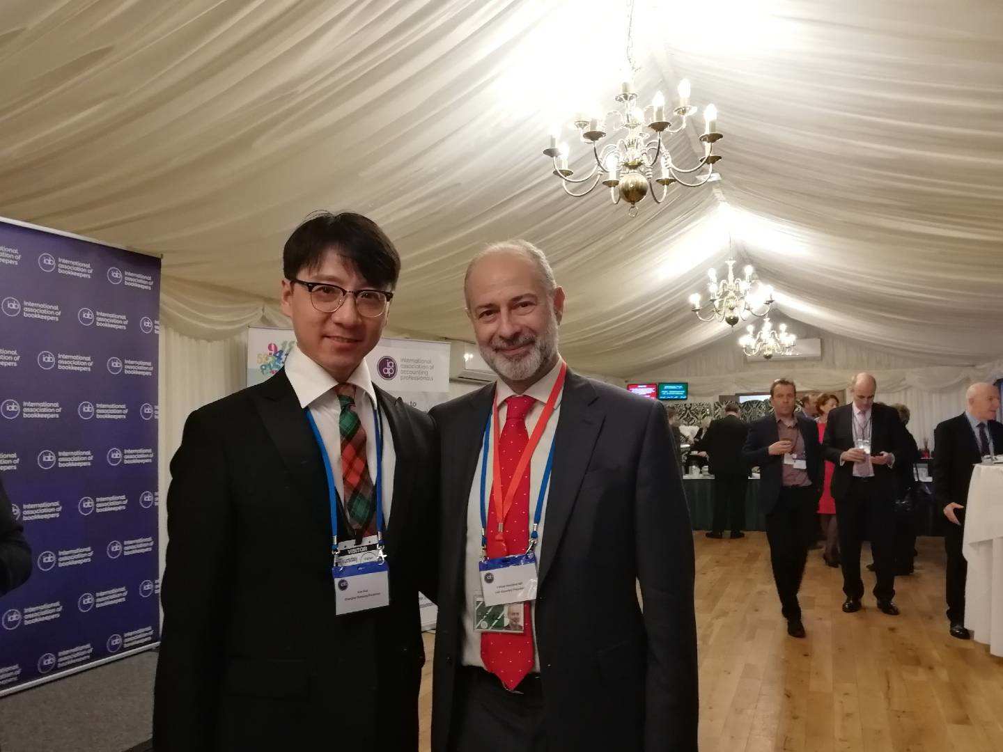 郁金香CEO与英国工党领袖影子内阁费边汉密尔顿勋爵在英国伦敦国会会晤.jpg